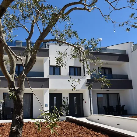Apartments Rismondi 37E Fazana Exterior photo