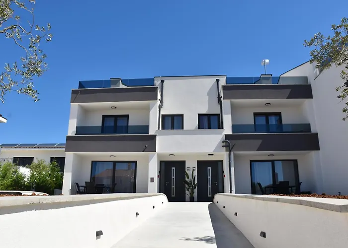 Apartments Rismondi 37E